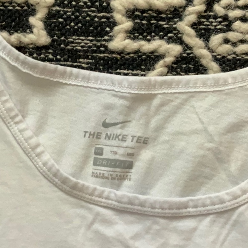 Nike - Picture 3 of 4